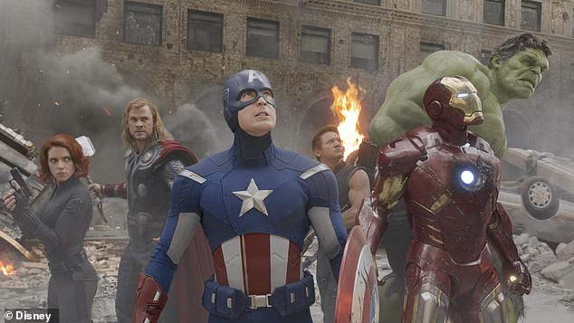 Tất cả họ đều là một phần của Avengers: Bức tranh rõ ràng là nhằm đổ thêm dầu vào lửa khi tranh luận xem Chris của Vũ trụ Điện ảnh Marvel nào là người giỏi nhất.