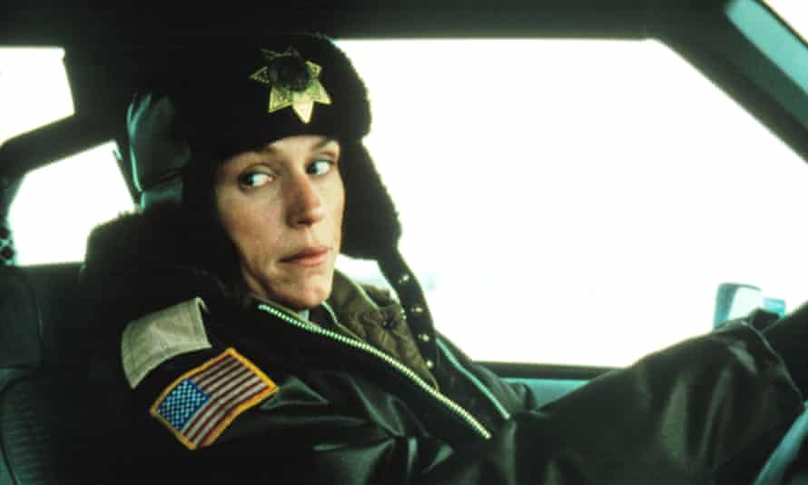 Hình ảnh phim Fargo 1996 chỉ dành cho mục đích biên tập.  Không sử dụng bìa sách Tín dụng bắt buộc: Hình ảnh từ bộ sưu tập Các tính năng Everett / Rex (415402f) Frances McDormand 'FARGO' PHIM VẪN - 1996