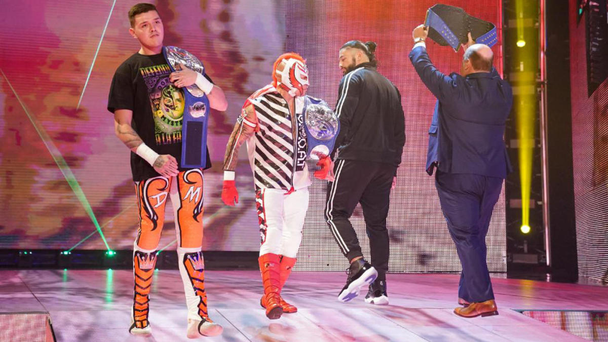 WWE SmackDown results, Recap, Score: Roman Reigns đánh bại Rey và Dominik Mysterio một lần nữa