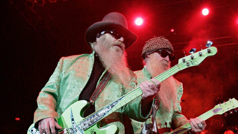 Dusty Hill, tay bass râu dài cho ZZ Top, qua đời ở tuổi 72

