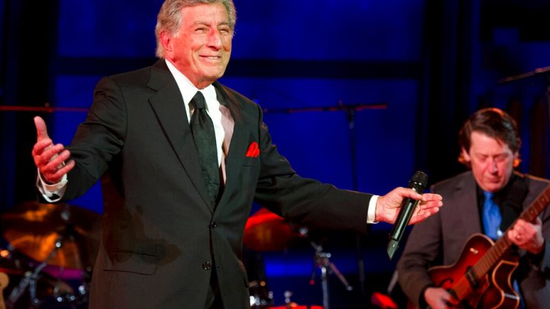 Ca sĩ Tony Bennett đã chính thức từ giã sự nghiệp 70 năm của mình - Deadline

