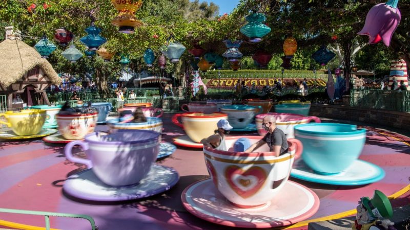 Disneyland Disney World Hoán đổi FastPass miễn phí lấy dịch vụ trả phí

