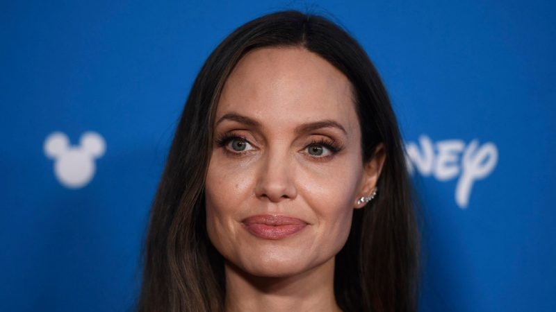 Angelina Jolie nói về Harvey Weinstein, người giám hộ quyền nuôi con với Brad Pitt - The Hollywood Reporter

