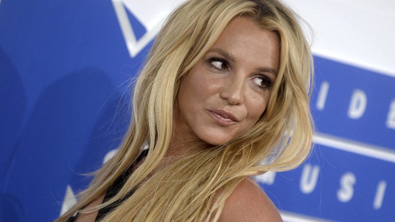 Britney Spears sẽ không đối mặt với việc sạc pin trong tranh chấp quản gia

