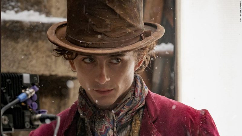 Timothée Chalamet chia sẻ những bức ảnh đầu tiên của mình với tư cách là Willy Wonka

