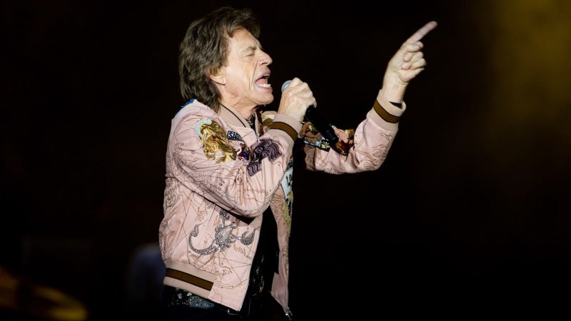 Mick Jagger chế nhạo Paul McCartney sau khi từ chối anh ấy: 'Anh ấy sẽ tham gia cùng chúng tôi để cover nhạc blues'

