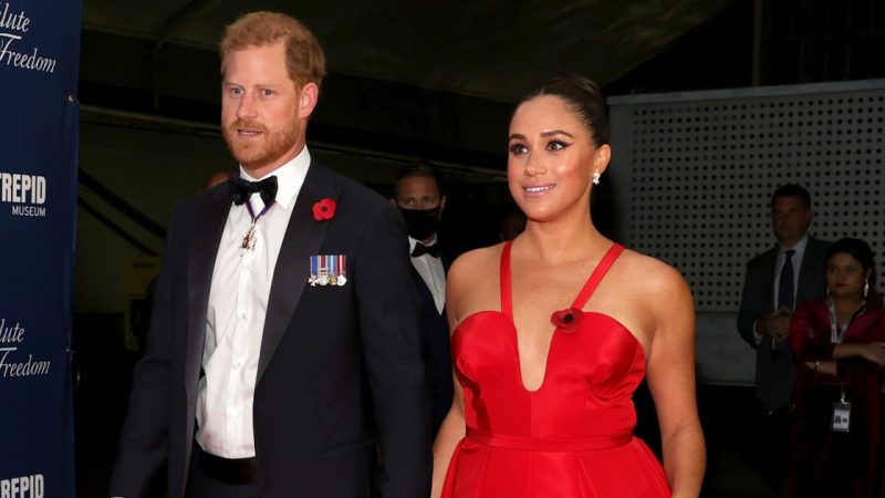 Hoàng gia Vương quốc Anh mắng mỏ Harry vì Thomas Markle, cha của Meghan, theo tin nhắn từ Nữ công tước xứ Sussex

