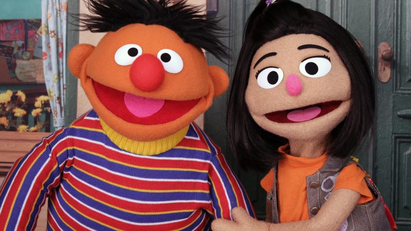 "Sesame Street" ra mắt búp bê người Mỹ gốc Á

