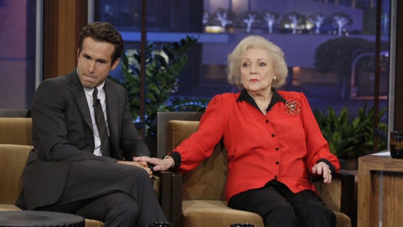 Ngừng "lợi dụng" mối quan hệ của bạn với Betty White

