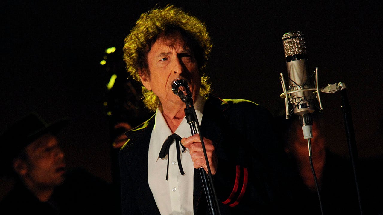 Bob Dylan giảm tải danh mục chính: ‘Tất cả các bản ghi âm của tôi có thể ở lại nơi chúng thuộc về’