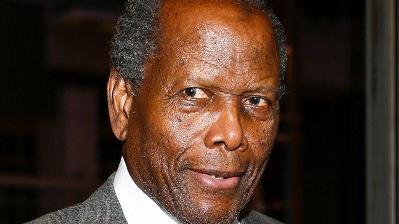 Sidney Poitier qua đời ở tuổi 94

