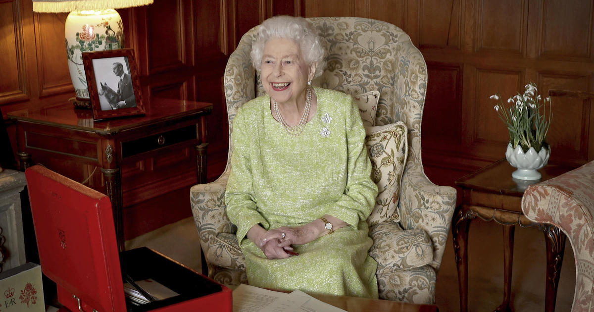 Nữ hoàng Elizabeth II đã có kết quả xét nghiệm dương tính với COVID-19 và đang có các triệu chứng nhẹ