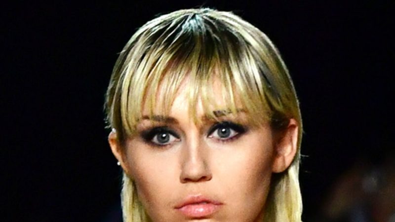 Miley Cyrus cho biết cô ấy đã bắt gặp COVID trong chuyến lưu diễn, 'chắc chắn đáng giá'

