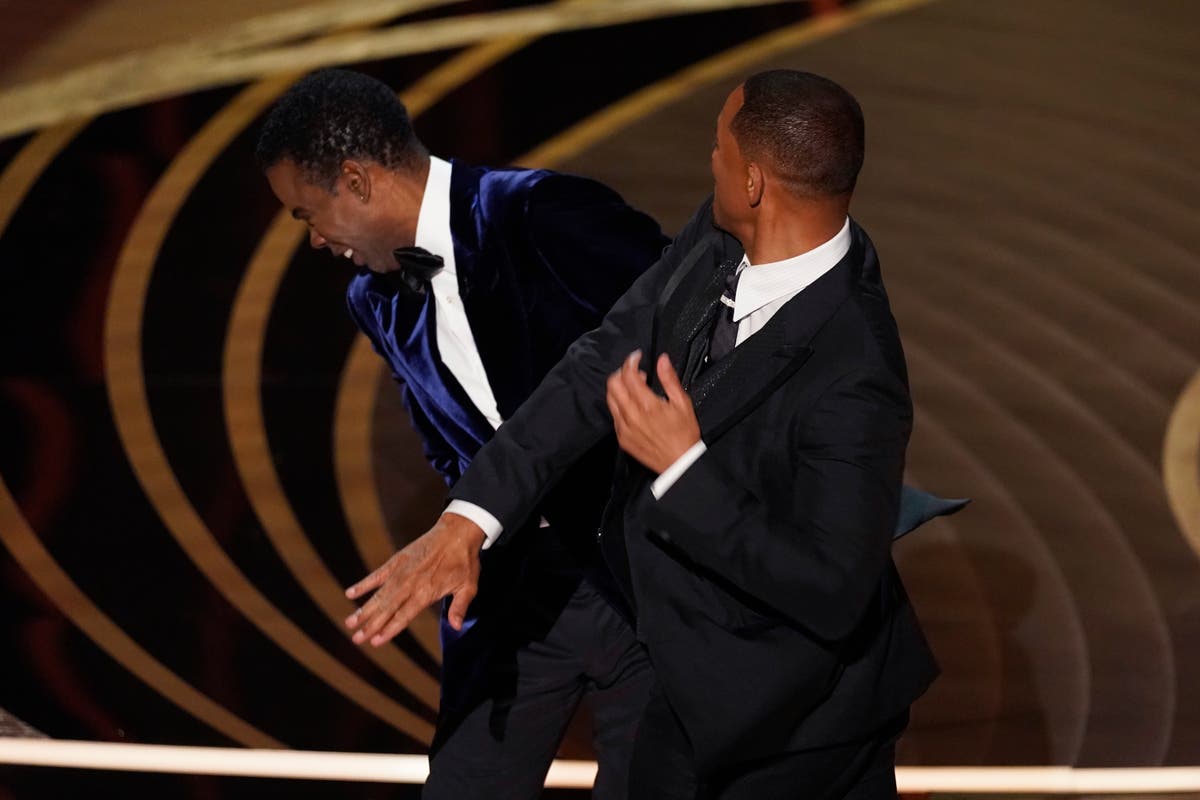 Will Smith từ chức Học viện sau khi tát Chris Rock tại Lễ trao giải Oscar