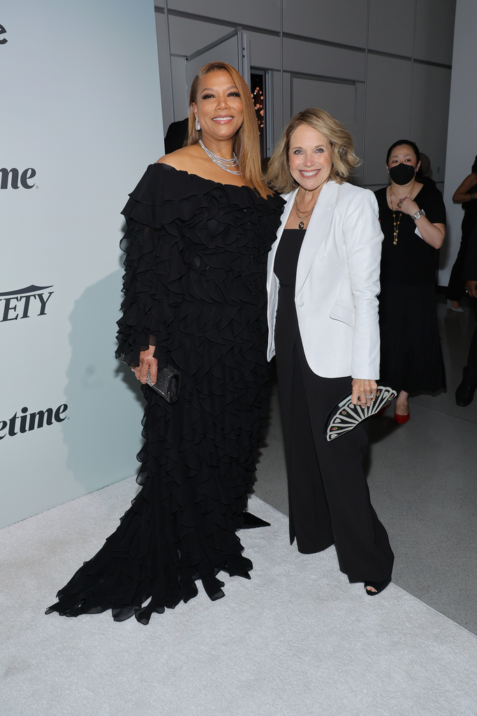 NEW YORK, NY - Ngày 5 tháng 5: Queen Latifah và Katie Couric tham dự sự kiện 2022 Power Of Women: New York của Variety do Lifetime trình bày tại The Glasshouse vào ngày 5 tháng 5 năm 2022 ở Thành phố New York.  (Ảnh của Mike Coppola / Getty Images for Variety)