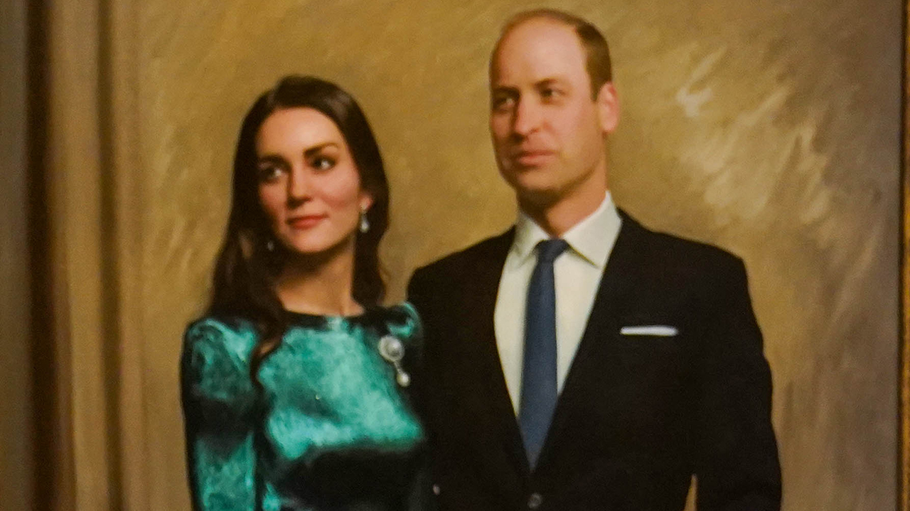 Kate Middleton, Hoàng tử William xuất hiện trong bức ảnh chung chính thức đầu tiên của họ