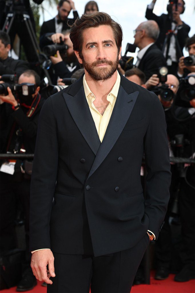 Gyllenhaal sẽ xuất hiện trong phim với tư cách là một cựu võ sĩ UFC có trụ sở tại Florida Keys.