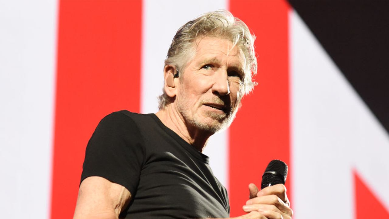 Roger Waters, người sáng lập Pink Floyd, trả lời báo cáo về việc hủy buổi hòa nhạc ở Ba Lan: ‘Giấy tờ của bạn sai rồi’