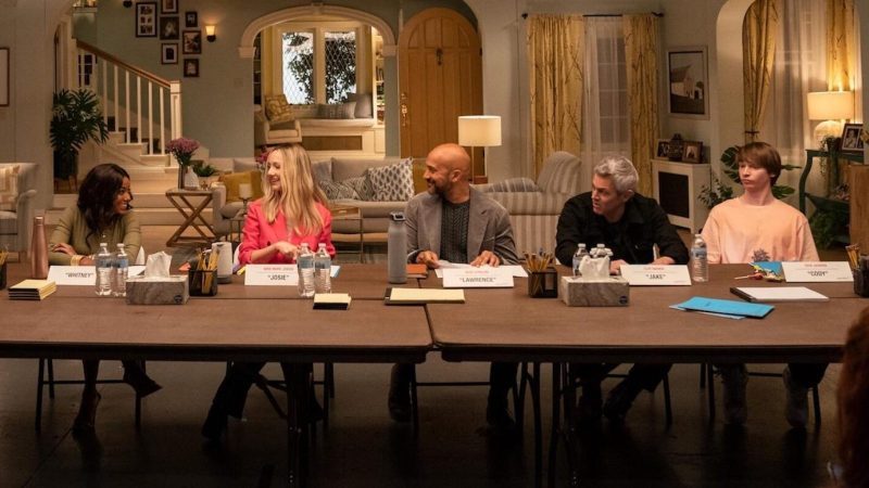 Bộ phim sitcom giả tưởng ở Hulu khởi động lại đã tái chế bối cảnh từ một bộ phim sitcom thực tế [Exclusive]

