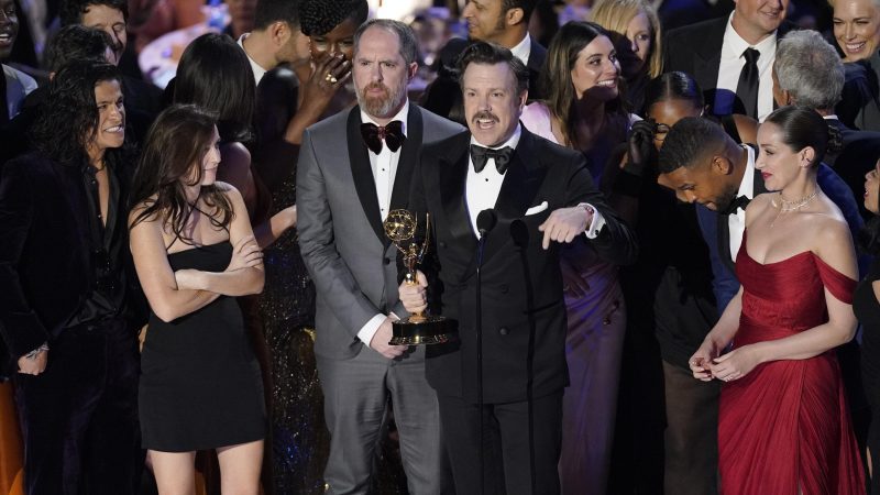 The Emmys đạt lượng khán giả thấp kỷ lục là 5,9 triệu người

