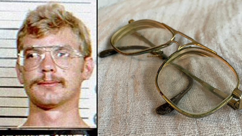 Kính nhà tù Jeffrey Dahmer được bán với giá 150.000 đô la

