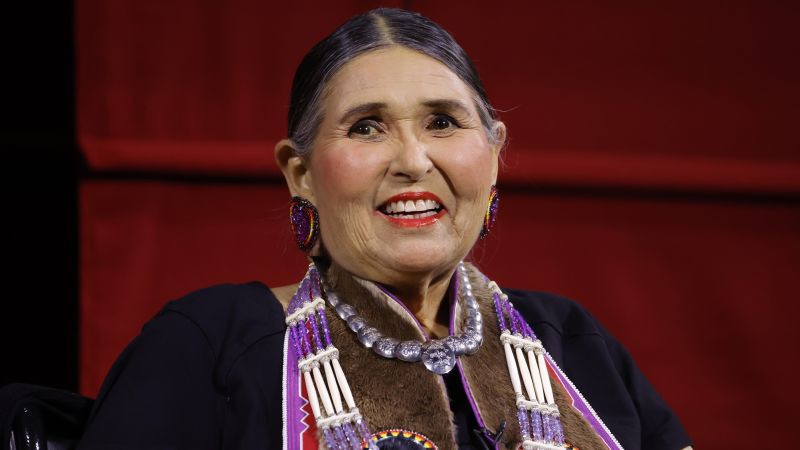 Sachin Littlefeather, nhà hoạt động và nữ diễn viên người Mỹ bản địa, đã qua đời ở tuổi 75


