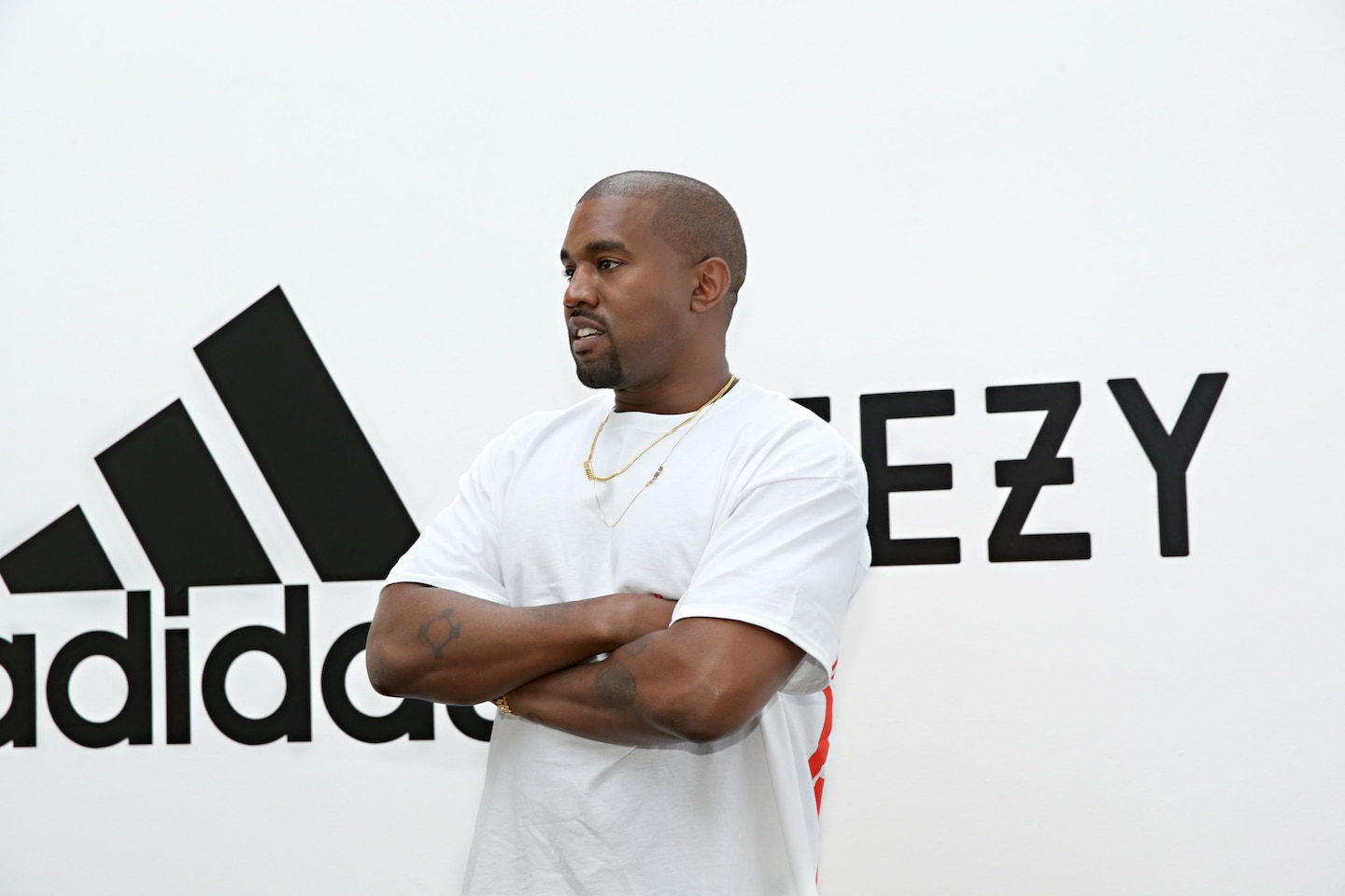Áp lực đang gia tăng đối với Adidas để cắt đứt quan hệ với Kanye West và Yeezy