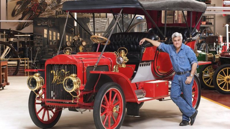 Jay Leno bị bỏng cấp độ 3 trong vụ cháy xe

