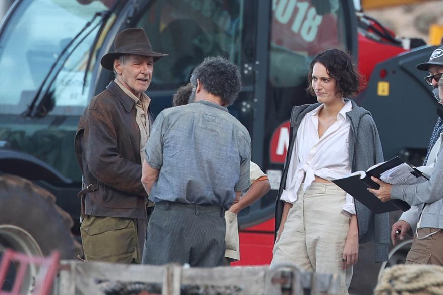 Harrison Ford, Antonio Banderas, Phoebe Waller-Bridge được nhìn thấy trên phim trường "Indiana Jones 5" Tại Sicily vào ngày 18 tháng 10 năm 2021
