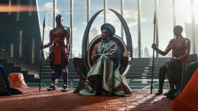 Black Panther: Wakanda Forever có kỷ lục mở màn cho tháng 11