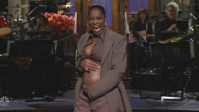 Keke Palmer thông báo mang thai trong đoạn độc thoại 'SNL'

